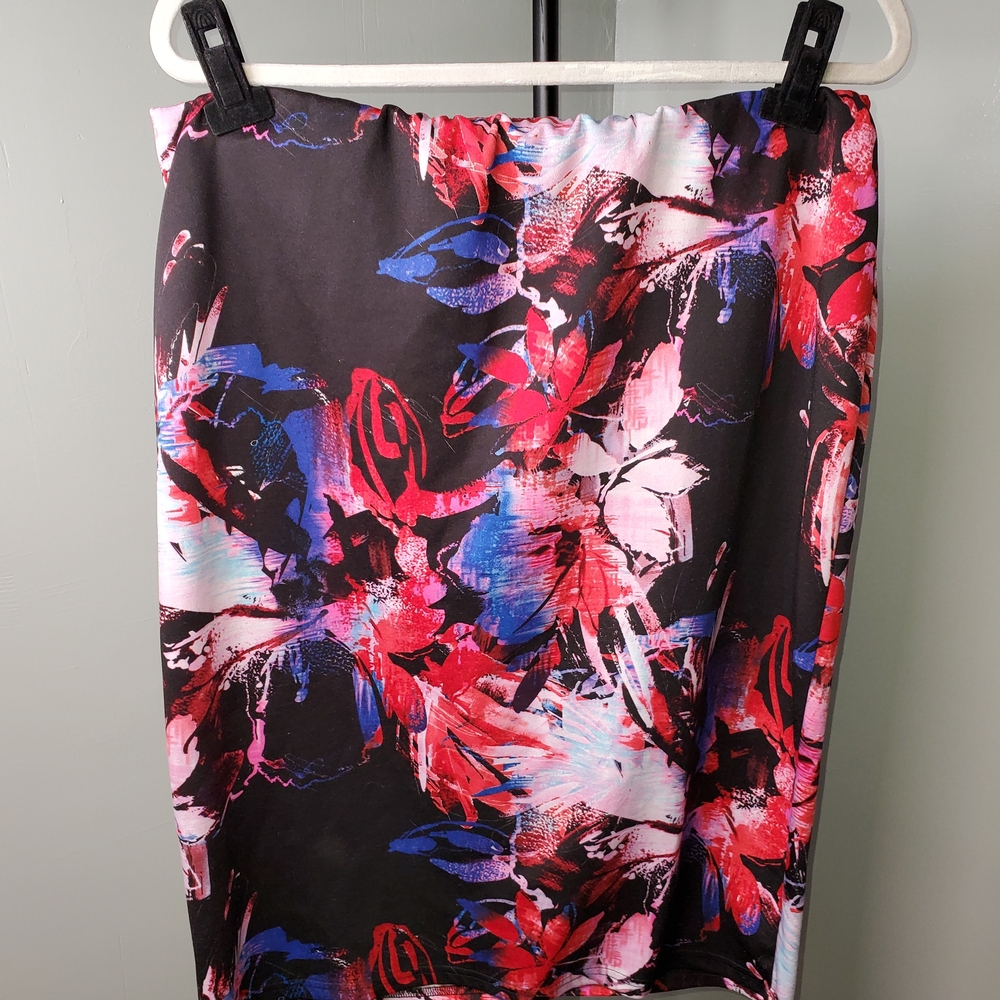 Fashion to Figure Black and Red Floral Pencil Skirt